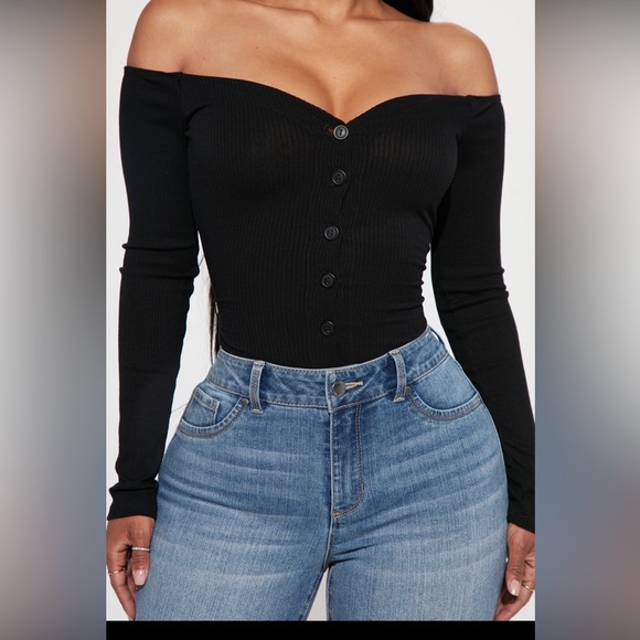 Fashion Nova Tops - Fashion Nova off shoulder bodysuit